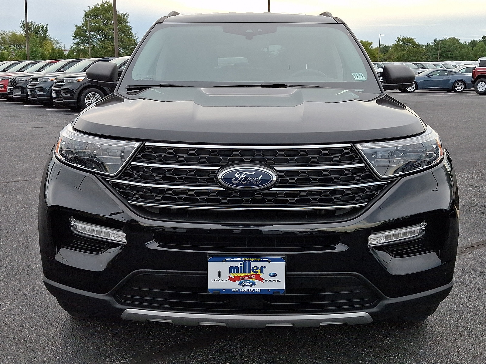 Certified 2022 Ford Explorer XLT w/ Equipment Group 202A AWD/4WD image 2