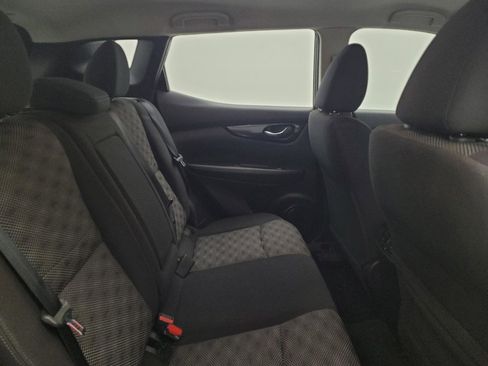 Used 2018 Nissan Rogue Sport SV image 19