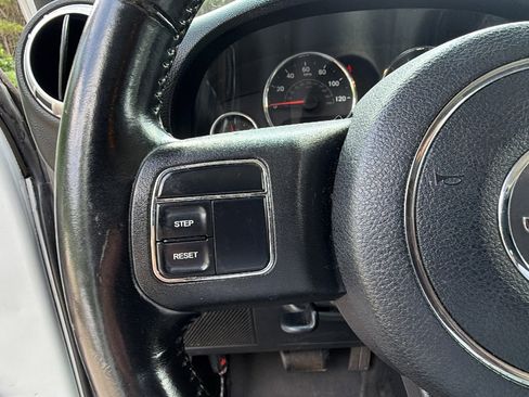 Used 2011 Jeep Wrangler Unlimited Sahara AWD/4WD image 25