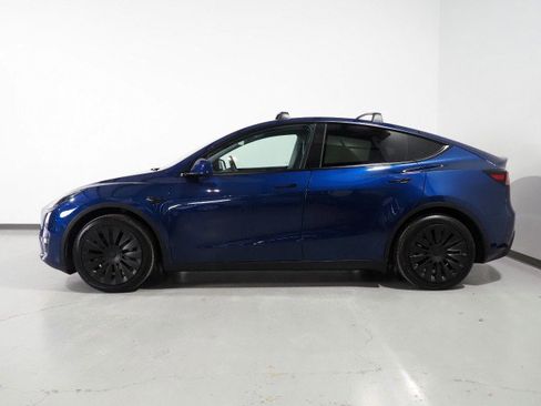 Used 2024 Tesla Model Y Long Range image 10