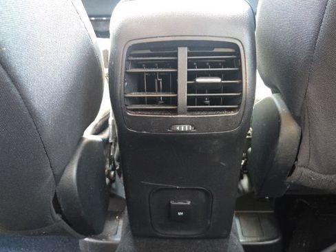 Used 2020 Ford Escape SE AWD/4WD image 17