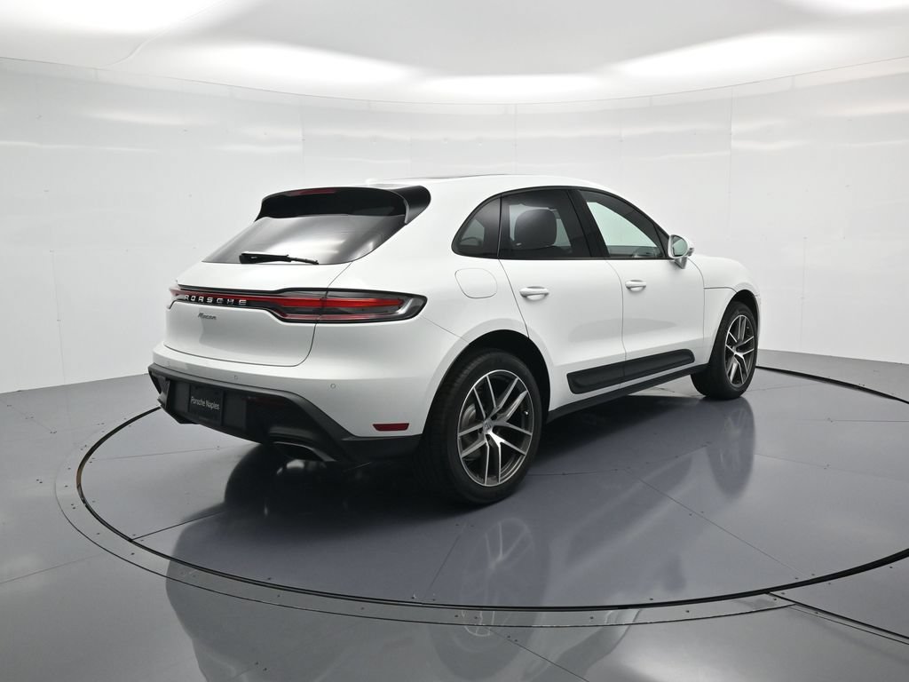 Certified 2026 Porsche Macan AWD/4WD image 30