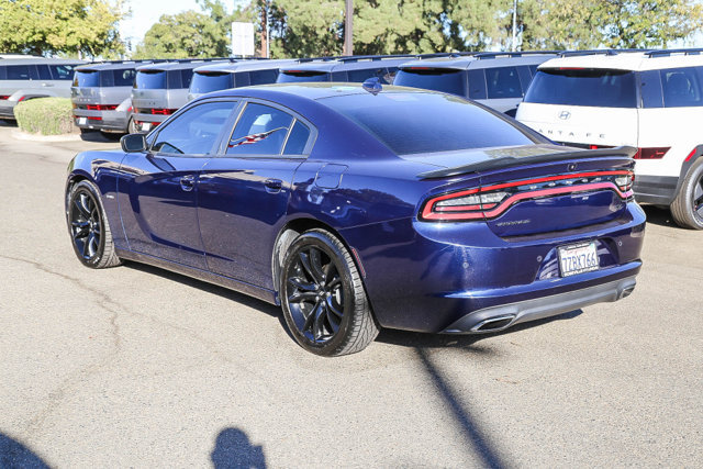 Used 2017 Dodge Charger R/T w/ Plus Group RWD image 2