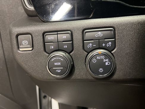 Certified 2023 Chevrolet Silverado 1500 LT w/ Z71 Off-Road Package image 18