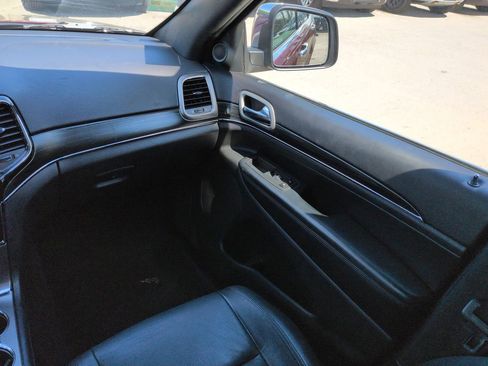 Used 2020 Jeep Grand Cherokee Limited AWD/4WD image 17