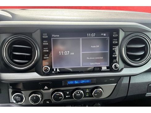 Used 2022 Toyota Tacoma TRD Off-Road AWD/4WD image 23