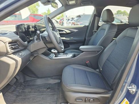 Used 2025 Buick Envista Preferred w/ Convenience I Package FWD image 8