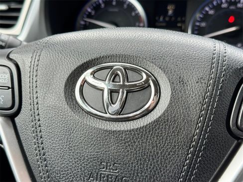 Used 2015 Toyota Highlander XLE image 64