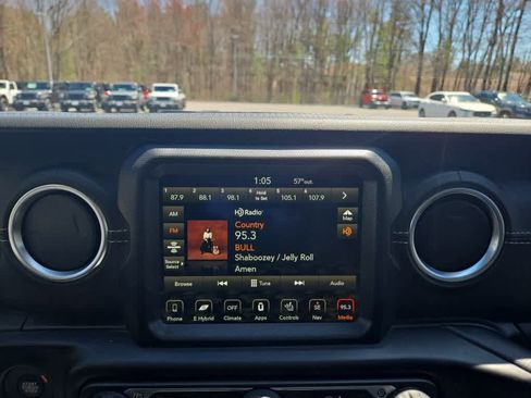 Used 2023 Jeep Wrangler Unlimited Sahara w/ Cold Weather Group AWD/4WD image 28