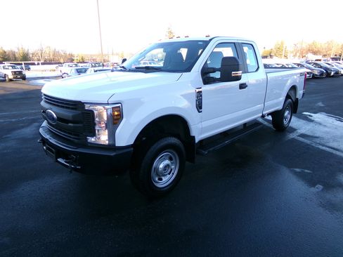 Used 2019 Ford F250 XL w/ Power Equipment Group image 6