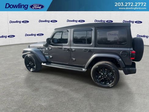 Used 2022 Jeep Wrangler Unlimited Sahara w/ Cold Weather Group image 8