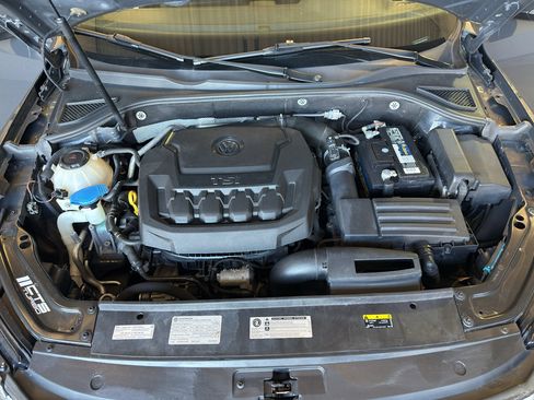 Used 2018 Volkswagen Passat 2.0T R-Line FWD image 31