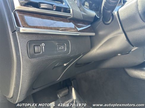 Used 2016 Volvo XC90 T6 Momentum w/ Momentum Plus Package image 25