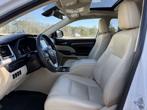 Used 2019 Toyota Highlander Limited image 35