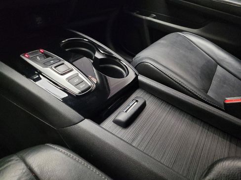 Used 2018 Honda Pilot Touring image 26