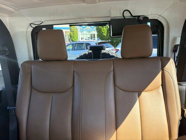 Used 2014 Jeep Wrangler Sahara w/ Connectivity Group AWD/4WD image 14