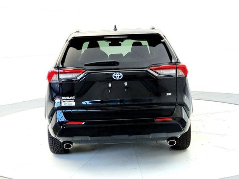 Certified 2022 Toyota RAV4 SE image 5