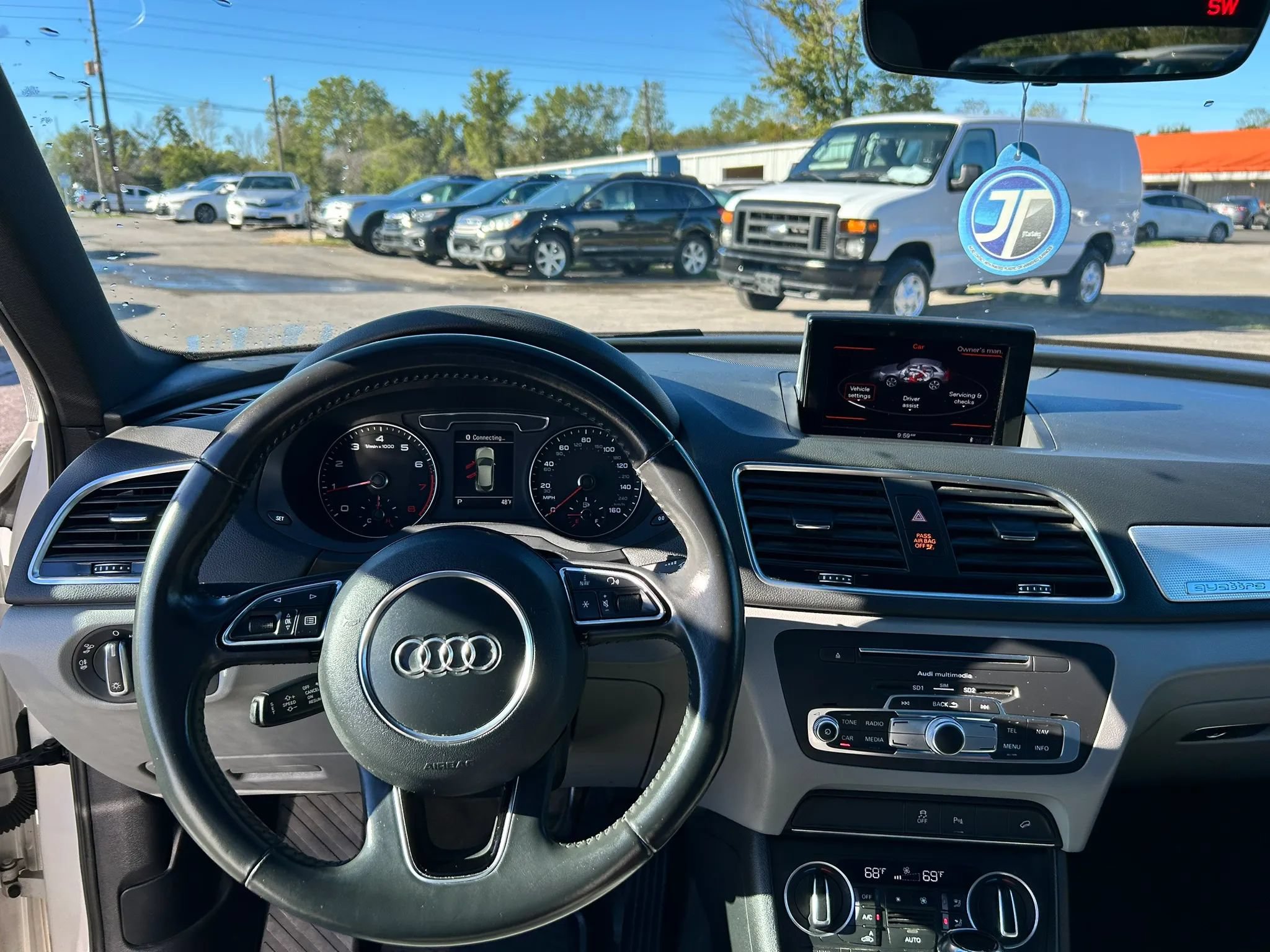 Used 2018 Audi Q3 2.0T Premium Plus w/ Premium Plus Package AWD/4WD image 23