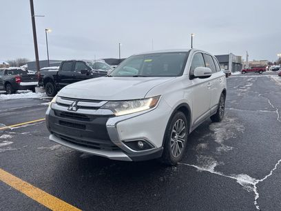 Used 2017 Mitsubishi Outlander SE