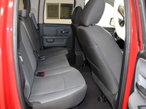 Used 2024 RAM 1500 Classic SLT image 28