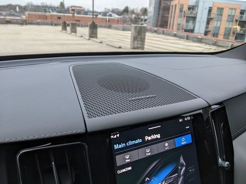 Certified 2024 Volvo XC60 T8 Ultimate w/ Climate Package image 16