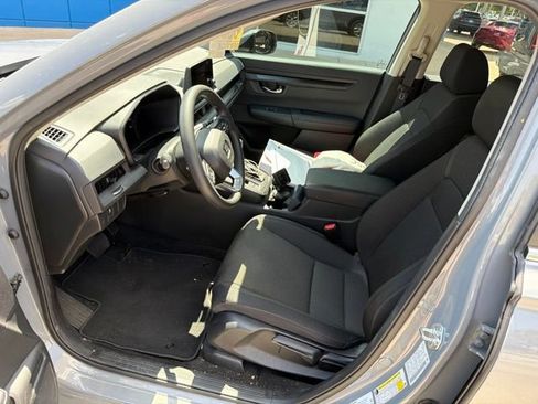 Used 2025 Honda CR-V LX image 15