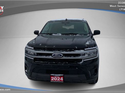Used 2024 Ford Expedition XLT image 2