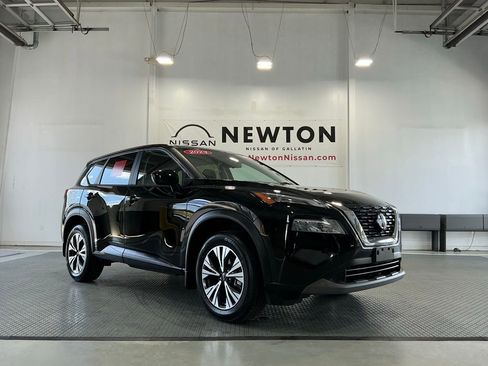 Used 2023 Nissan Rogue SV image 27