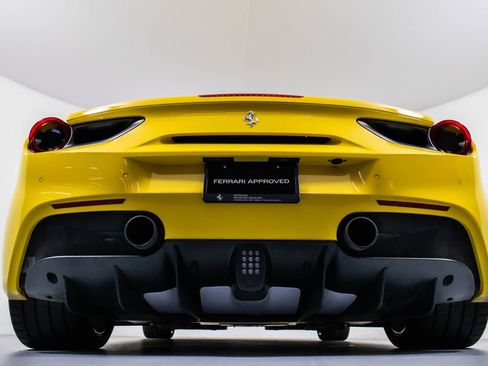 Certified 2019 Ferrari 488 GTB RWD image 23