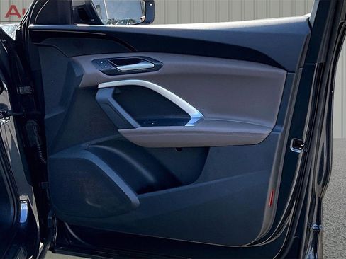 Used 2025 Audi Q5 Premium w/ Convenience Package image 28