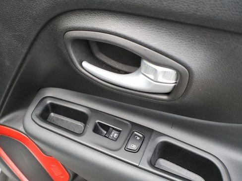 Used 2023 Jeep Renegade Trailhawk image 16