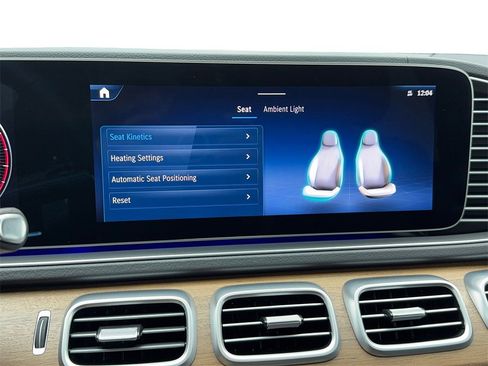 Used 2025 Mercedes-Benz GLS 450 4MATIC image 32