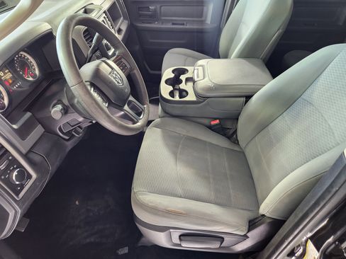 Used 2017 RAM 2500 Tradesman w/ Chrome Appearance Group image 11