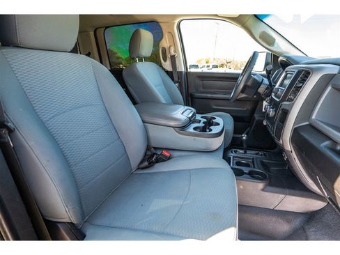 Used 2018 RAM 2500 Tradesman w/ Chrome Appearance Group image 35