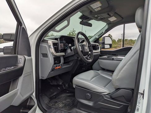 Used 2024 Ford F250 XL image 31