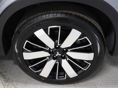 New 2026 Mitsubishi Outlander SE image 12