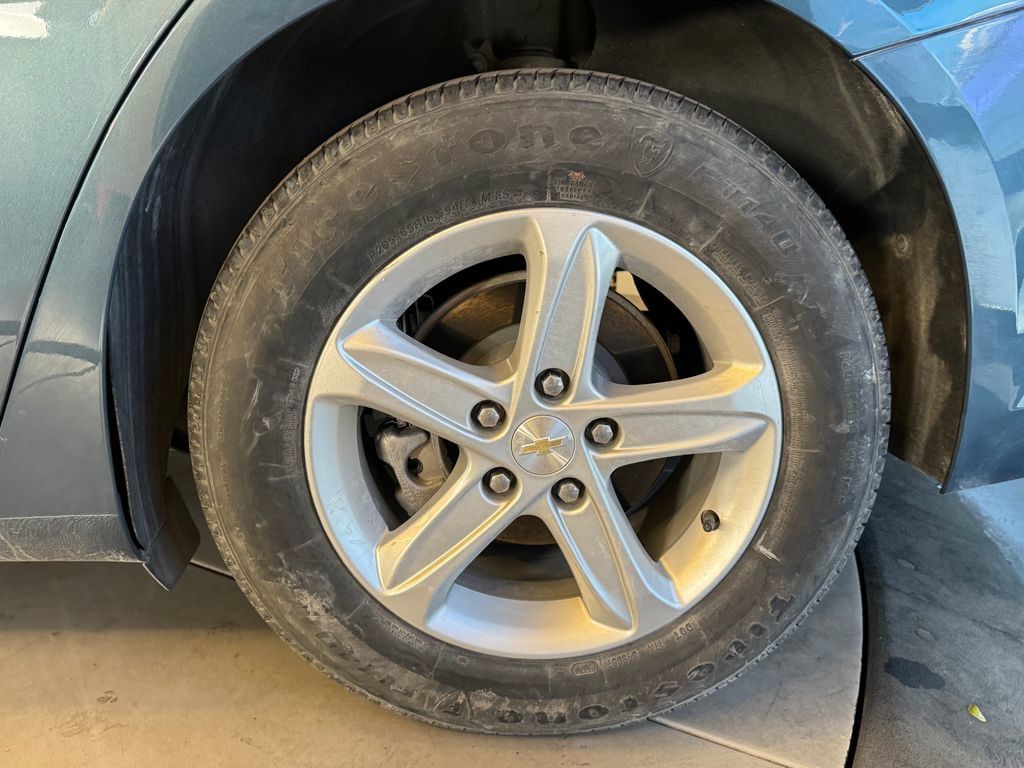 Used 2025 Chevrolet Malibu LS FWD image 25