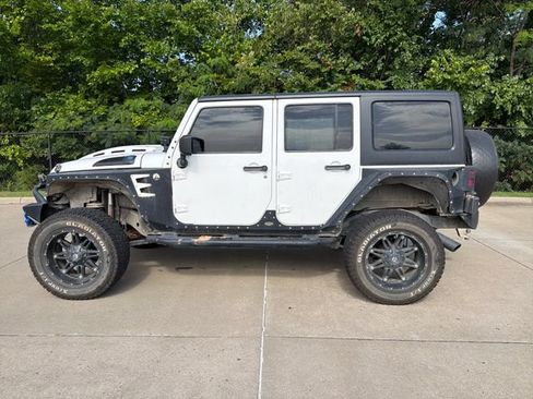 Used 2014 Jeep Wrangler Unlimited Sport w/ Quick Order Package 24S AWD/4WD image 2
