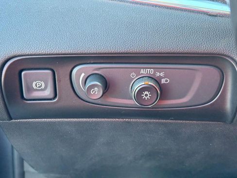 Used 2019 Buick Enclave Premium w/ Experience Buick Package image 18