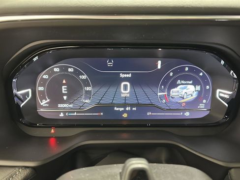 Used 2024 GMC Yukon XL Denali w/ Denali Reserve Package image 17