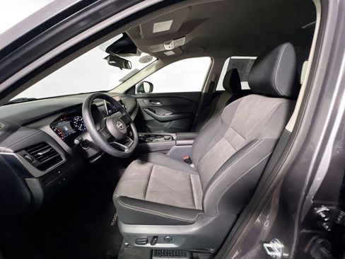 Used 2024 Nissan Rogue SV image 14