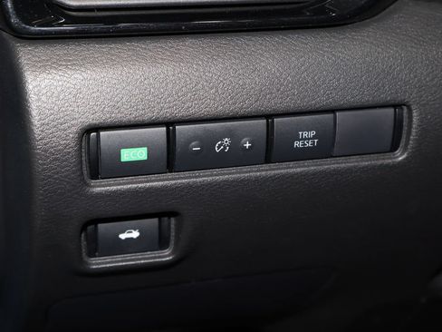 Used 2024 Nissan Sentra SR FWD image 18