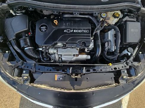 Used 2018 Chevrolet Cruze LS image 27
