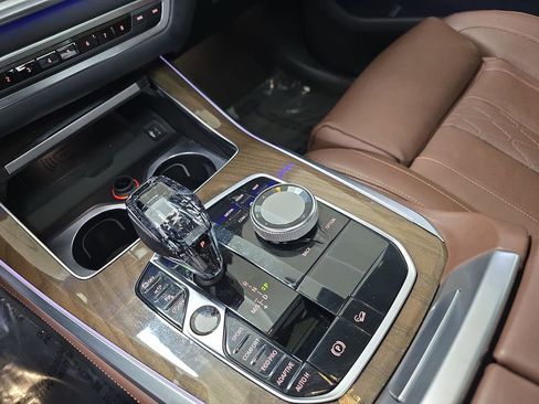 Used 2019 BMW X5 xDrive50i w/ M Sport Package image 26