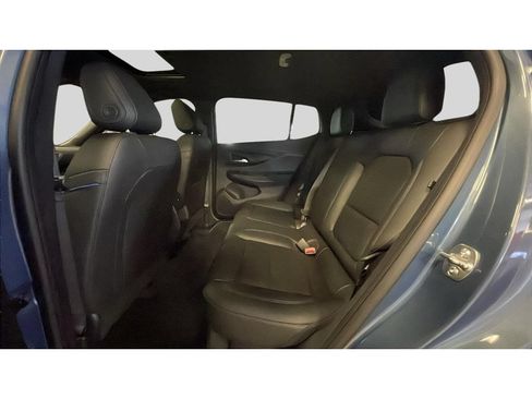 Used 2025 Buick Envista Sport Touring w/ Convenience I Package FWD image 14