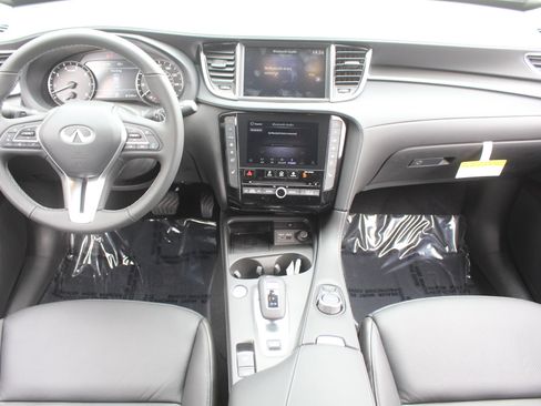 Certified 2025 INFINITI QX50 Luxe image 15
