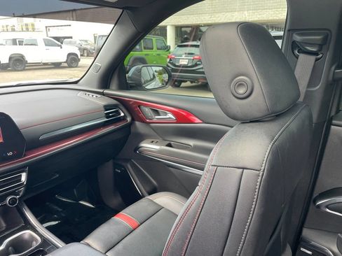 Used 2025 Chevrolet Traverse RS w/ LPO, Floor Liner Package AWD/4WD image 27