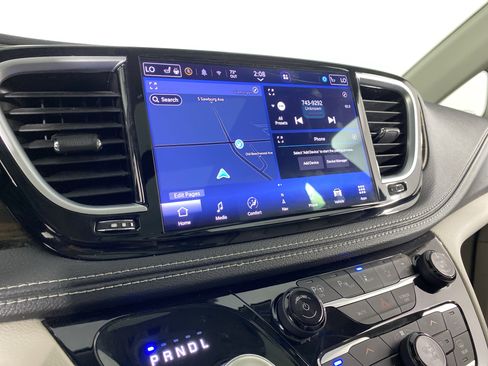 Used 2021 Chrysler Pacifica Limited w/ Uconnect Theater Family Group AWD/4WD image 29