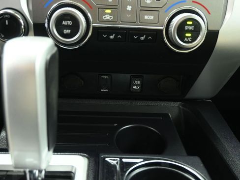 Used 2015 Toyota Tundra Limited w/ Limited Premium Package image 18