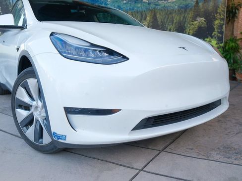 Used 2020 Tesla Model Y Long Range AWD/4WD image 6
